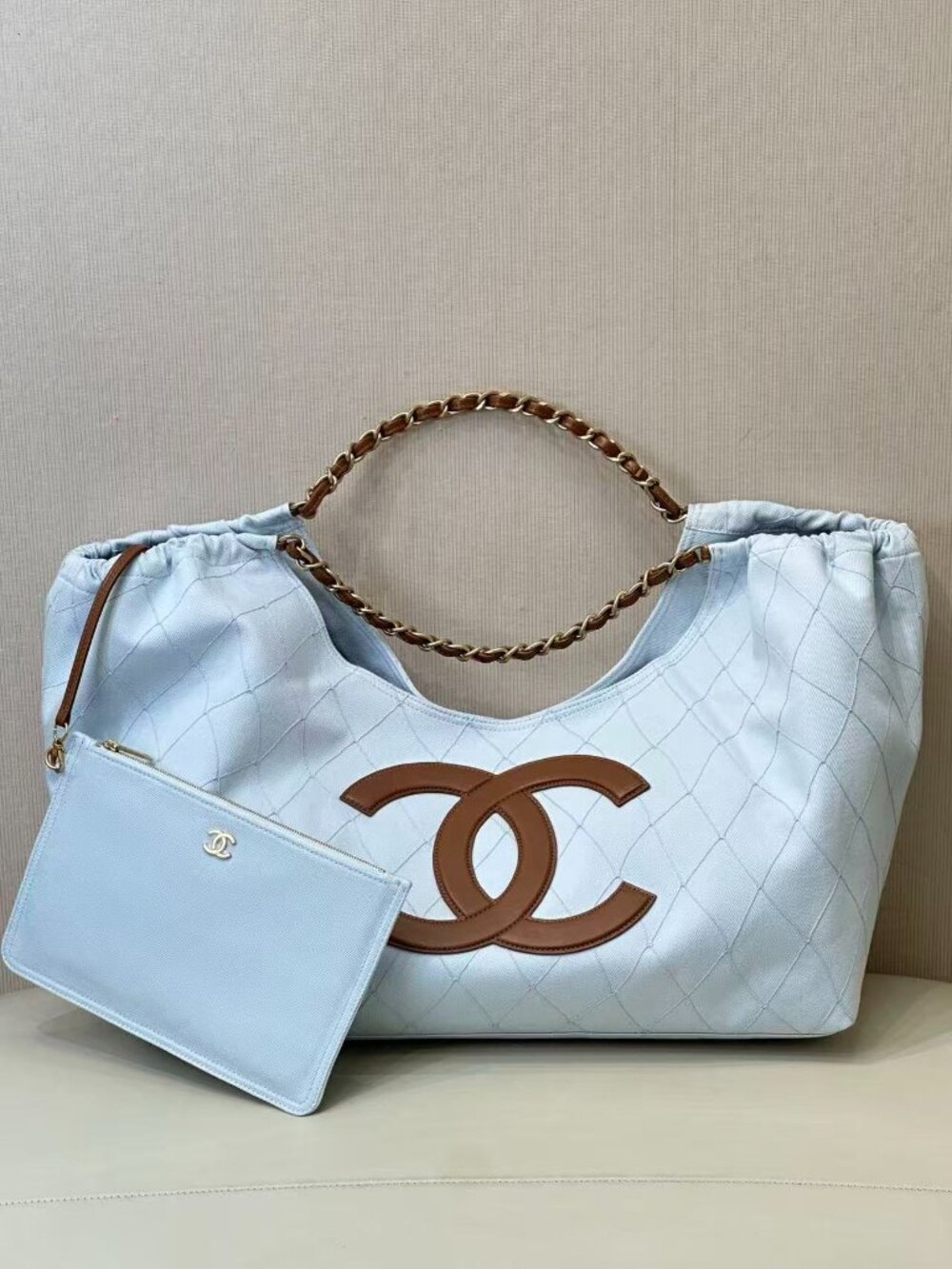 Classic CHANEL Bag: A Stylish and Versatile Choice for Elegance